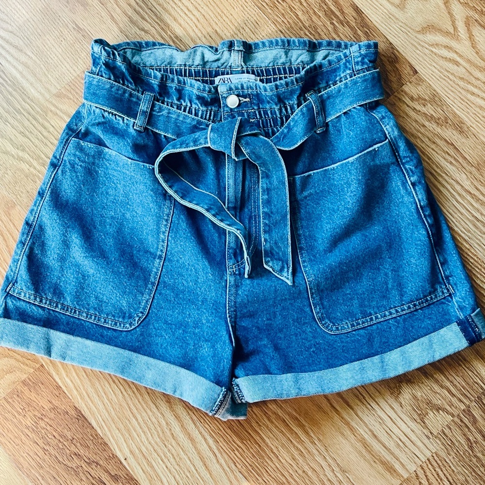 Zara Paperback Denim Shorts